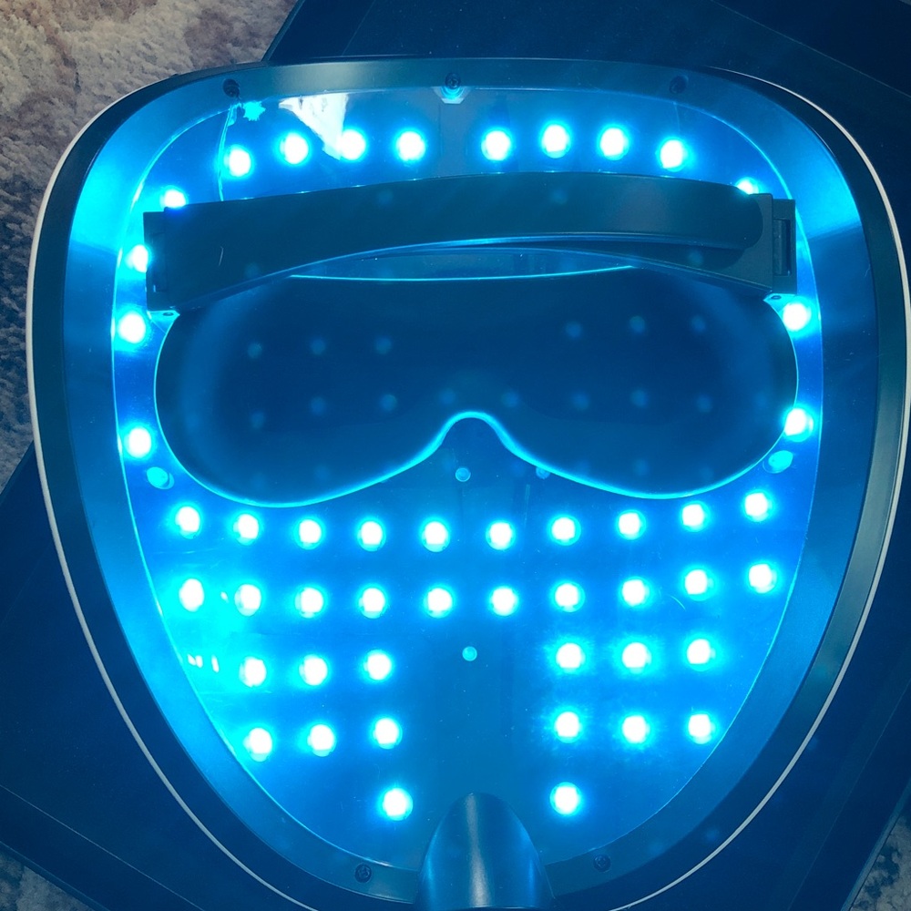 LED LIGHT MASK - Picture 7 of 10